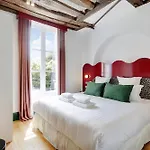Paris Home Collection Serviced Apartments In Notre Dame - Rue Savoie